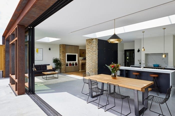 Renovasi rumah tua jadi modern